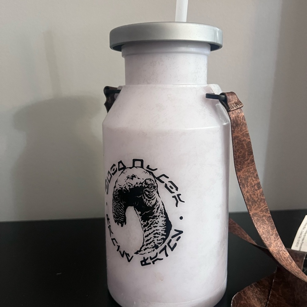 Star Wars Galaxy’s Edge Bantha blue milk plastic souvenir cup lid straw light up